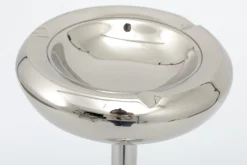 Flamant Carlton, Asbak, Te Voet