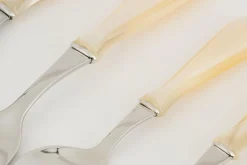 Flamant Coline, Tafellepel