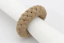 Flamant Fari, Servetring