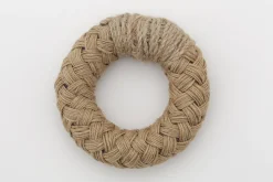 Flamant Fari, Servetring