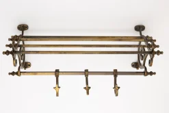 Flamant Fay, Kapstok