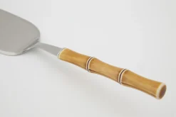 Flamant Hadis, Caker-Server