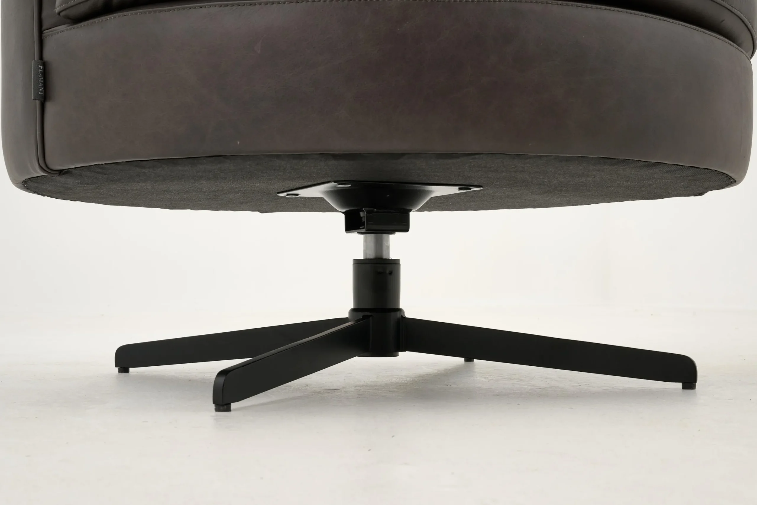 Flamant Marchetti, Fauteuil, Leer Zwart, Draaibaar