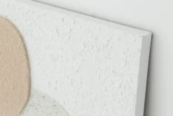 Flamant Minturi, Kunst Aan De Muur