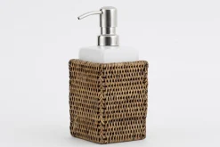 Flamant Togo, Handpomp, Riet