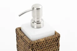 Flamant Togo, Handpomp, Riet