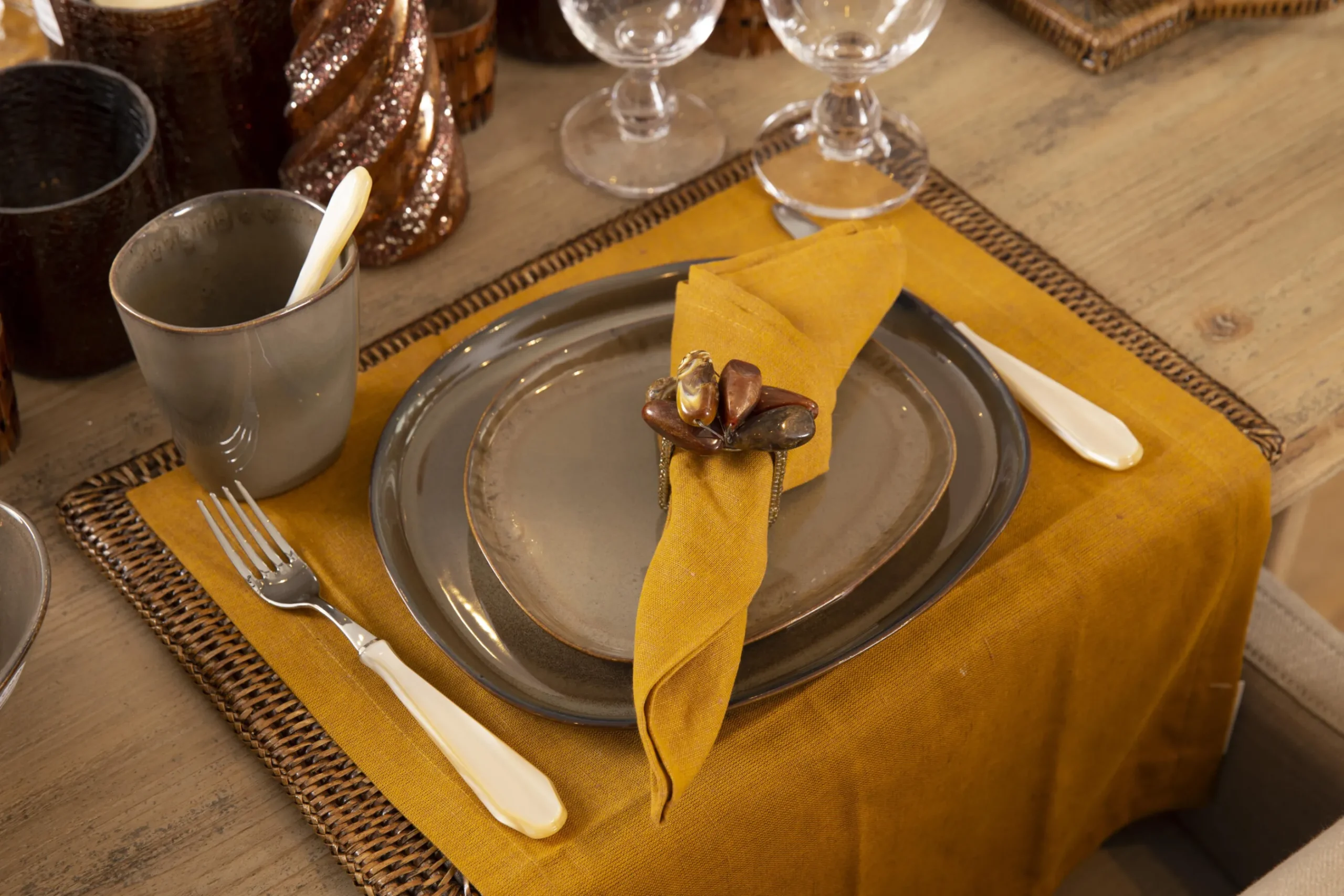 Flamant Vorm, Bord, Kaki, 21 Cm